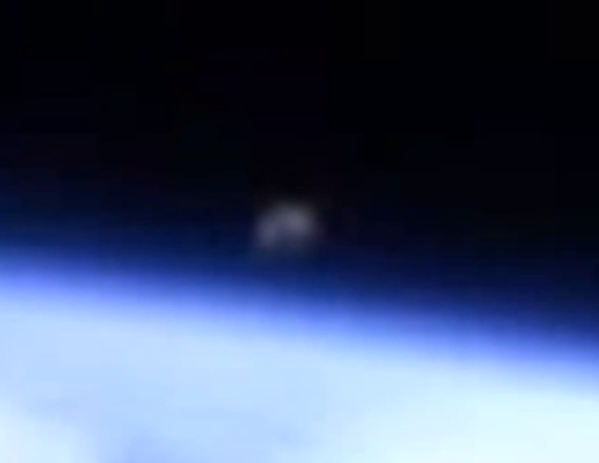 UFO appears on the earths horizon!