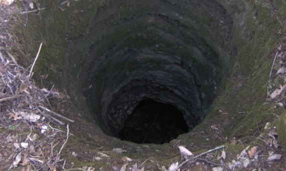 The strange crater in Lunyevka